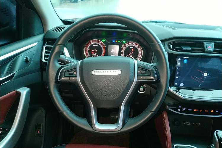 Used SAIC MAXUS Xingji 2023 Starry L 2.0T Diesel Manual 4x4 Elite Edition Long Bed