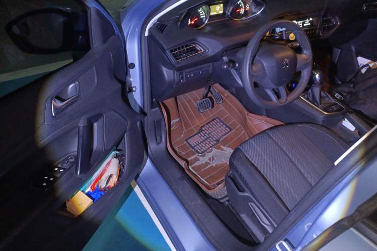 Used Peugeot 308S 2015 1.2T Automatic Shangchi Edition Driver Seat