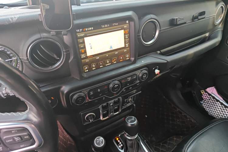 Used Jeep Wrangler New Energy 2021 Four-Door 2.0T 4xe Sahara Audio And AC Panel