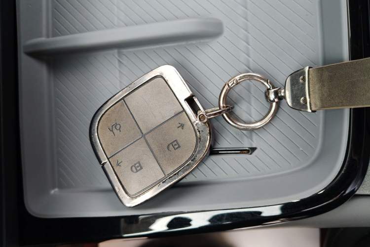 Used Lynk & Co 08 EM-P 2023 220km All-Wheel-Drive Performance Halo
