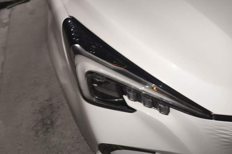 Used Oshan Benni E-Star 2020 Heart Edition Lithium Iron Phosphate (31.18 kWh)