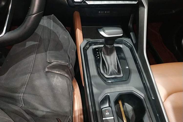 Used Geely Auto Vision X6 2021 PRO 1.4T Automatic Prestige Model
