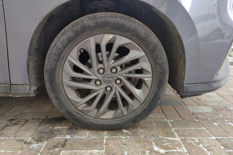 Used SAIC MAXUS G50 2020 1.5T Automatic Luxury Edition Right Front Wheel Hub