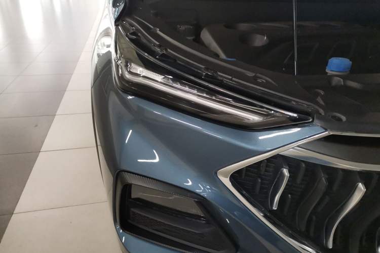 Used CHANGAN OSHAN X5 2021 1.5T DCT Prestige Edition Right Front Headlight