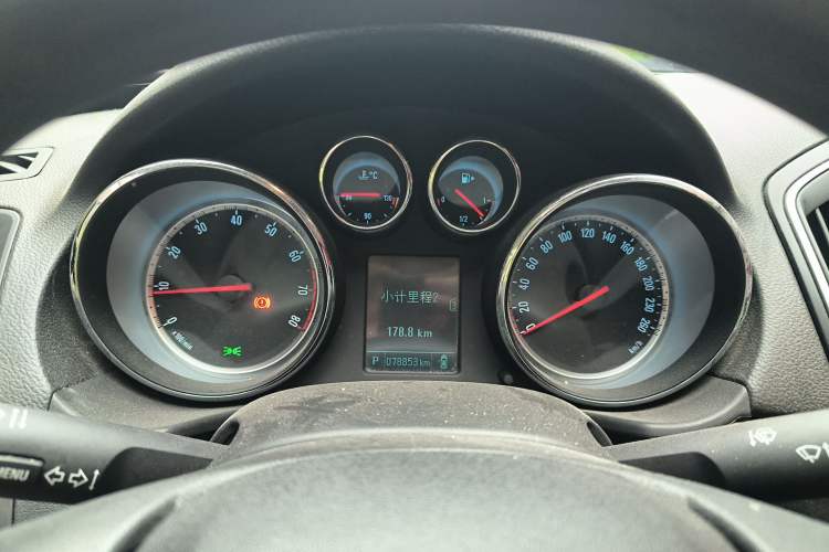 Used Buick Regal 2015 1.6T Leading Technology Model Instrument Cluster