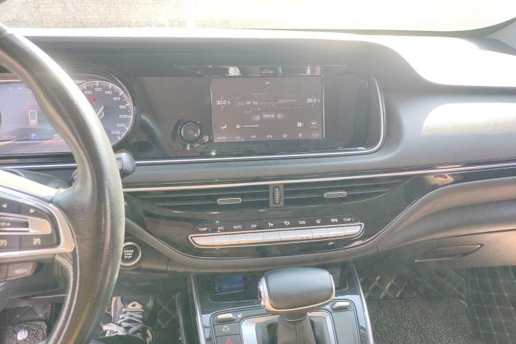 Used GAC Trumpchi M6 2021 270T DCT Luxury Edition (7-seater) Audio And AC Panel