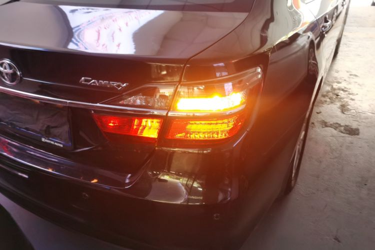 Used Toyota Camry 2016 2.0G 10th Anniversary Leading Edition
