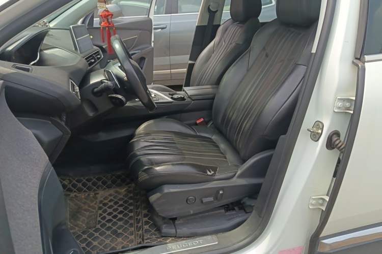 Used Peugeot 5008 2017 380THP 7-Seater Luxury Edition Driver Seat