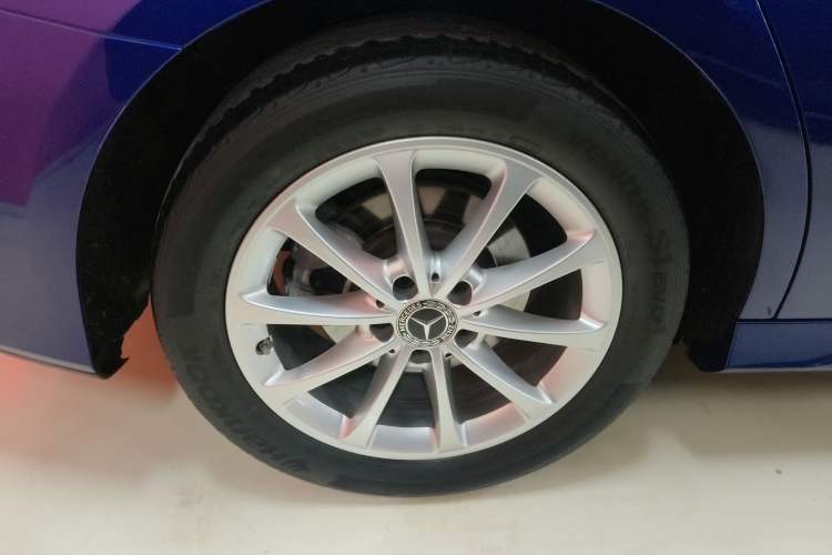 Used Mercedes-Benz A-Class 2021 A 200 L Sport Sedan Fashion Model
