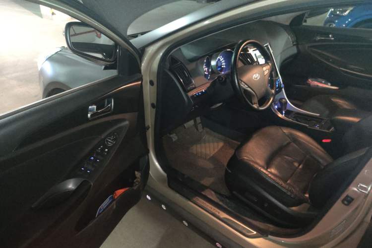 Used Hyundai Sonata 2013 2.4L Automatic Luxury Version China IV Standard