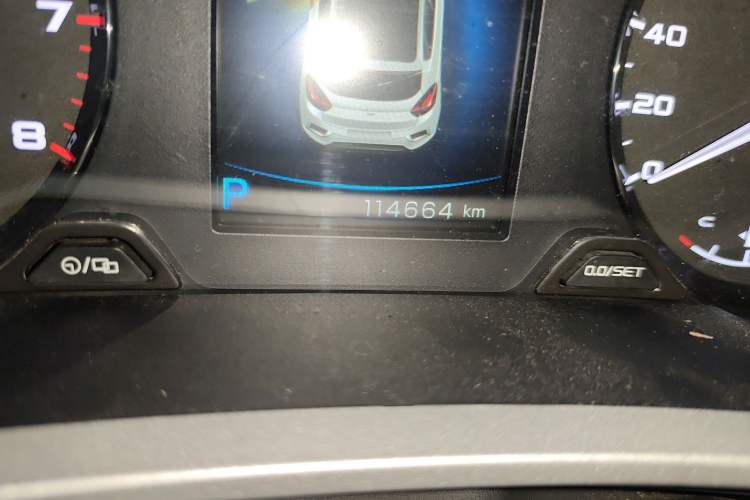 Used Geely Auto Emgrand GS 2016 Elegant Edition 1.8L Automatic LingShang Model Odometer Close Up