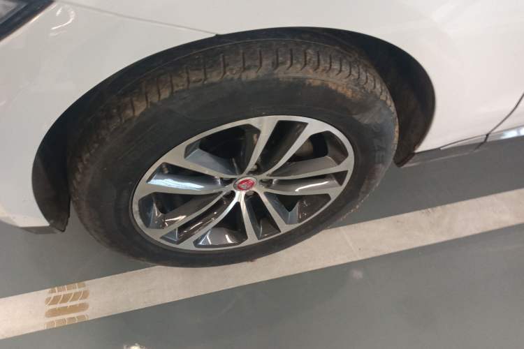 Used Jaguar F-PACE 2018 2.0T Four-Wheel Drive Urban Luxury Edition
