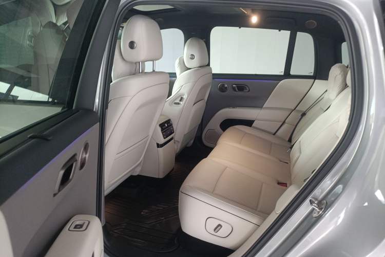 Used Li Auto i6 2025 Model Two-Wheel-Drive Standard Type Left Rear Seat