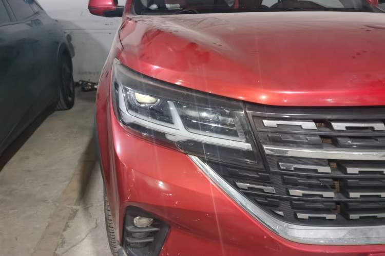 Used FORTHING T5L 2019 1.8T Manual Luxury 5-Seater Right Front Headlight