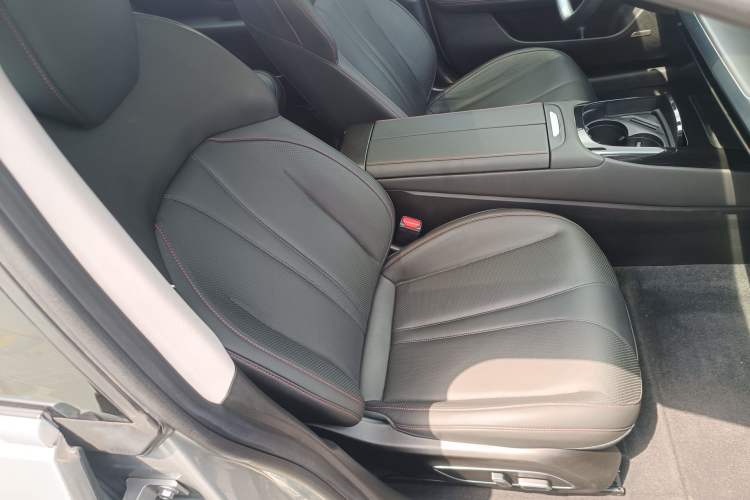 Used XPeng P7 2020 670N Right Front Seat