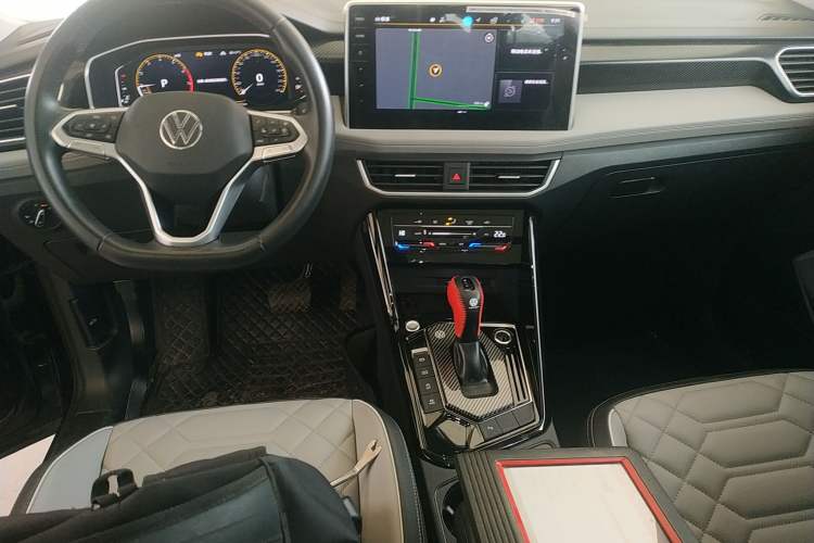 Used Volkswagen Tayron 2024 300TSI Two-Wheel-Drive Luxury Plus Advanced Version
