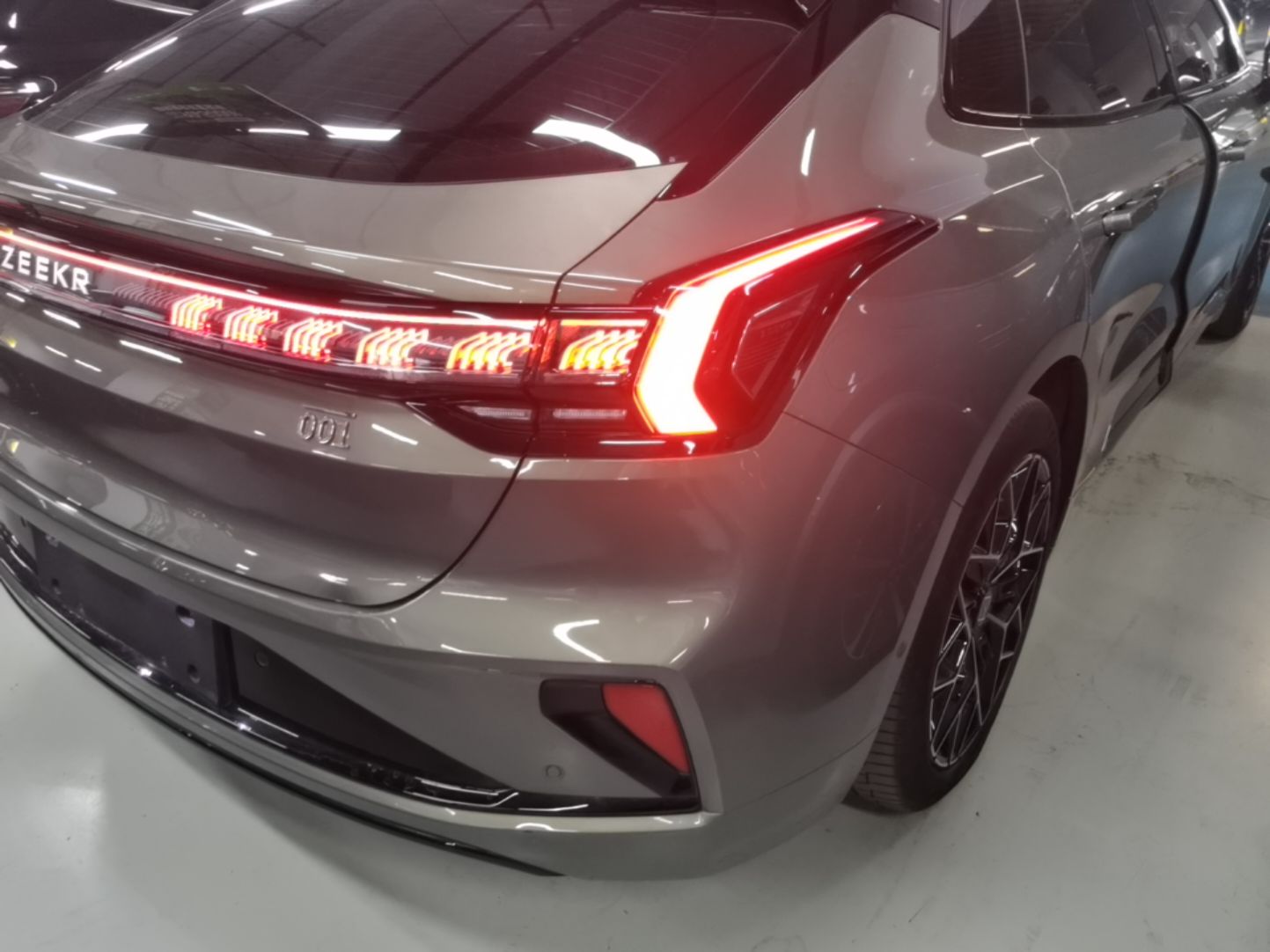 Zeekr 001 2025 WE Edition 95 kWh All-Wheel Drive — снимка 9