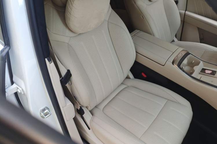 Used ONVO Luxeed L90 2025 Model—Ultra Six-Seater Version