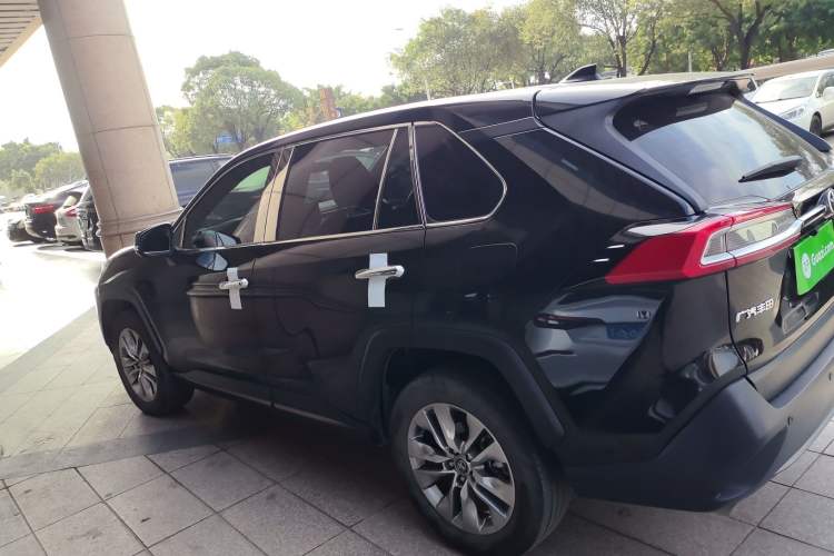 Used Toyota Wildlander 2023 2.0L CVT Two-Wheel Drive Leading Edition
