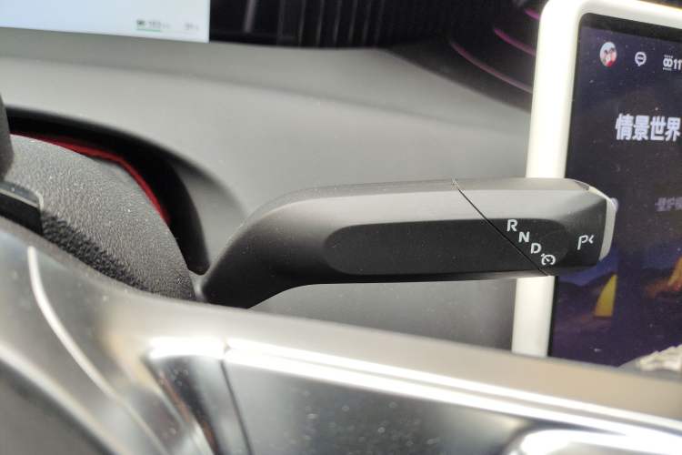 Used Avatr 11 2023 Harmony 90-degree Rear-wheel Drive Business Edition Gear Lever