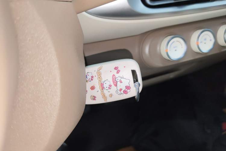 Used Wuling Hongguang MINIEV 2025 Four-Door Version Advanced Edition Interior 1