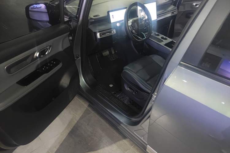 Used AION Y 2023 Plus 510 Smart Edition
