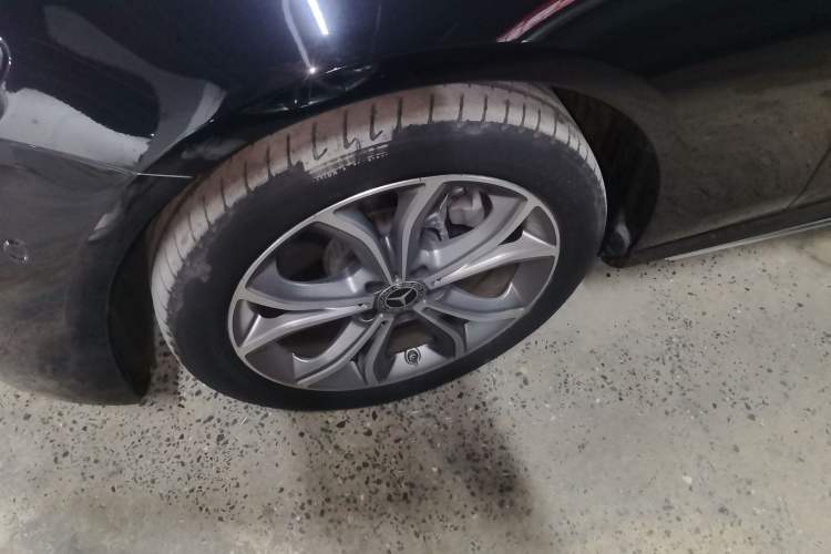 Used Mercedes-Benz E-Class 2023 Restyled E 300 L Sporty and Stylish Edition Exterior 4