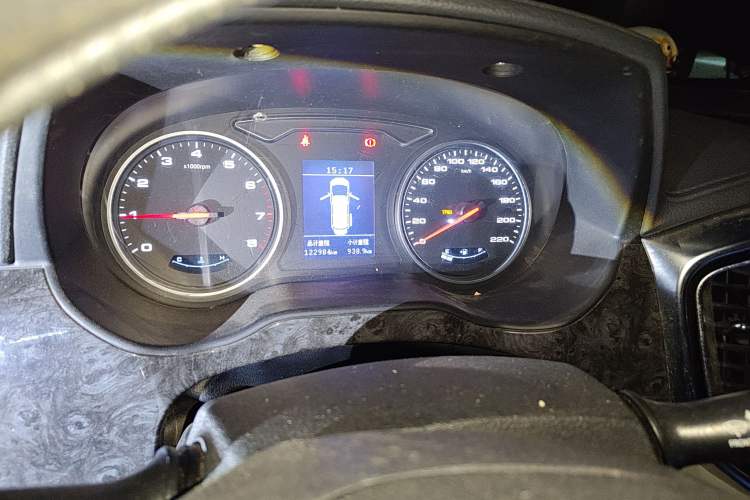 Used JAC Refine M4 2016 2.0L Manual Luxury Version