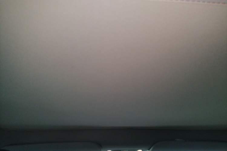 Used Tesla Model Y 2023 Long-Range All-Wheel-Drive Version
