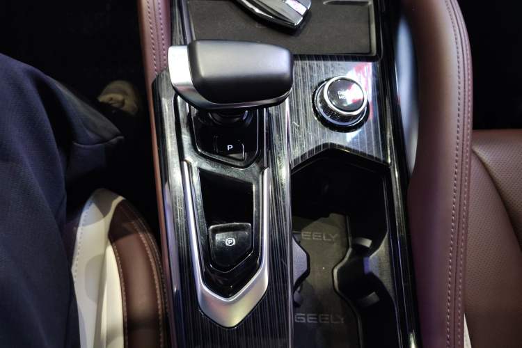 Used Geely Auto Monjaro L 2021 2.0TD DCT EVO Two-Wheel Drive Smart Luxury Version
