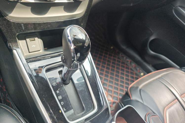 Used Nissan Sylphy 2019 1.6XV CVT Smart Connect Luxury Edition China V Standard Gear Lever