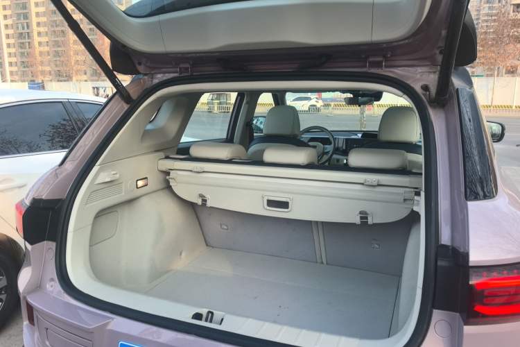 Used Geely Auto icon 2025 Linglong 1.5TD Ruyi Edition Trunk