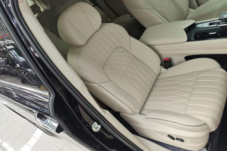 Used VOYAH Dream 2024 PHEV Ultra-Long Range Flagship Edition