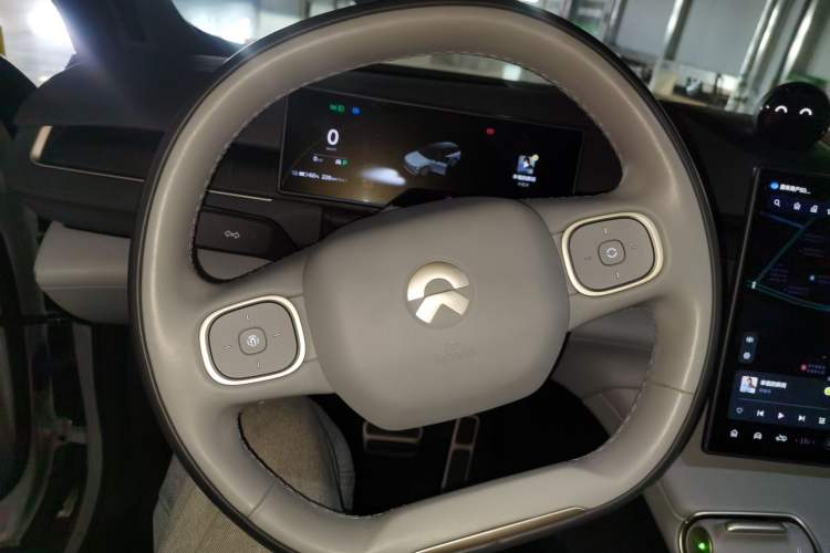 Used Nio ES8 2023 75 kWh Executive Edition
