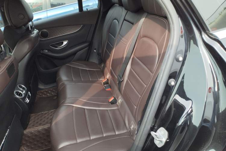 Used Mercedes-Benz GLC 2018 Refreshed GLC 300 4MATIC Dynamic Edition Left Rear Seat