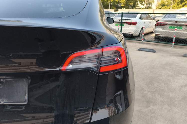 Used Tesla Model Y 2023 Long-Range All-Wheel-Drive Version