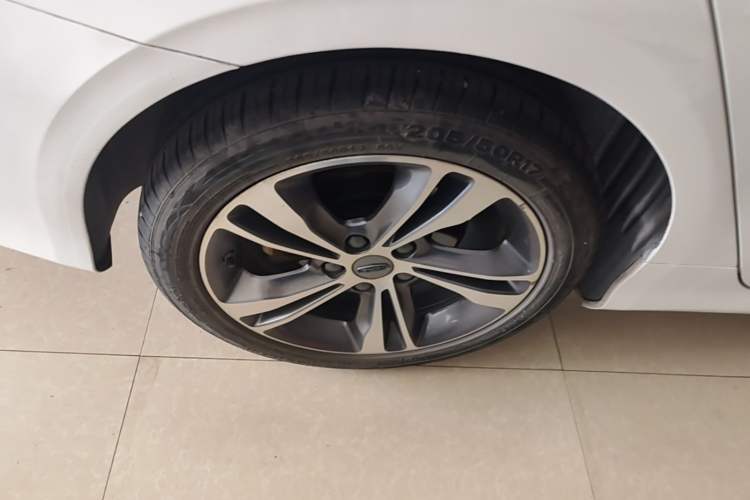 Ojetý Geely Auto Binray 2020 1.4T CVT Asian Games Edition
