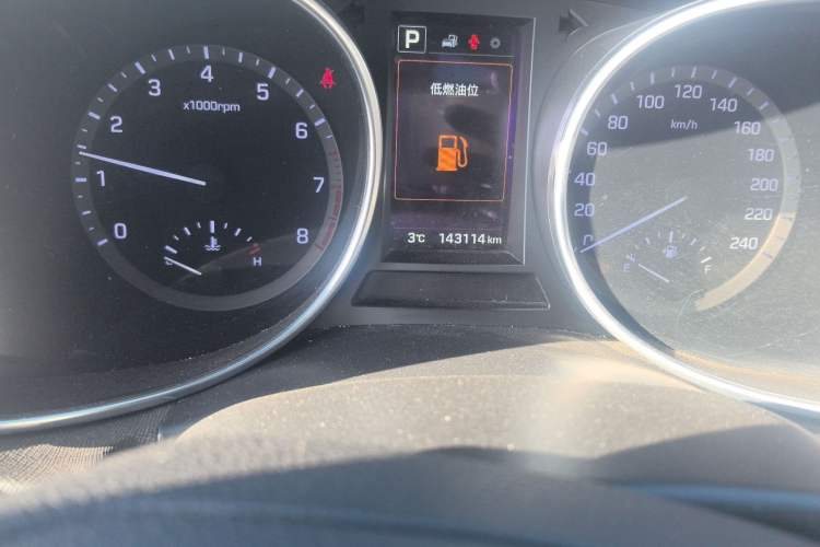 Used Hyundai Santa Fe 2017 2.4L Automatic Two-Wheel Drive Smart Version 5 Seats