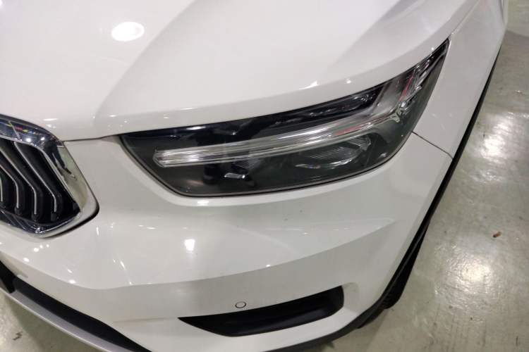 Used Volvo XC40 2019 T4 Four-Wheel Drive Dawn Ice White
