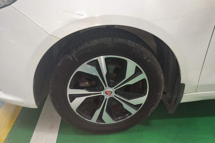 Used Roewe 360 2017 1.5L Automatic Luxury Edition
