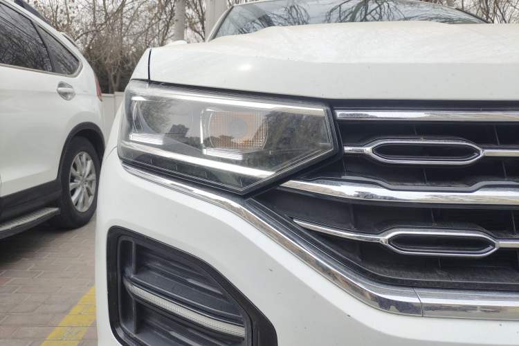 Used Volkswagen Tayron 2019 330TSI Two-Wheel-Drive Luxury Version China V Emission Standard
