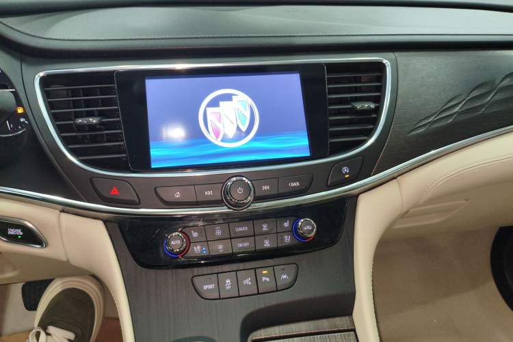 Used Buick LaCrosse 2022 Avenir Flagship Model
