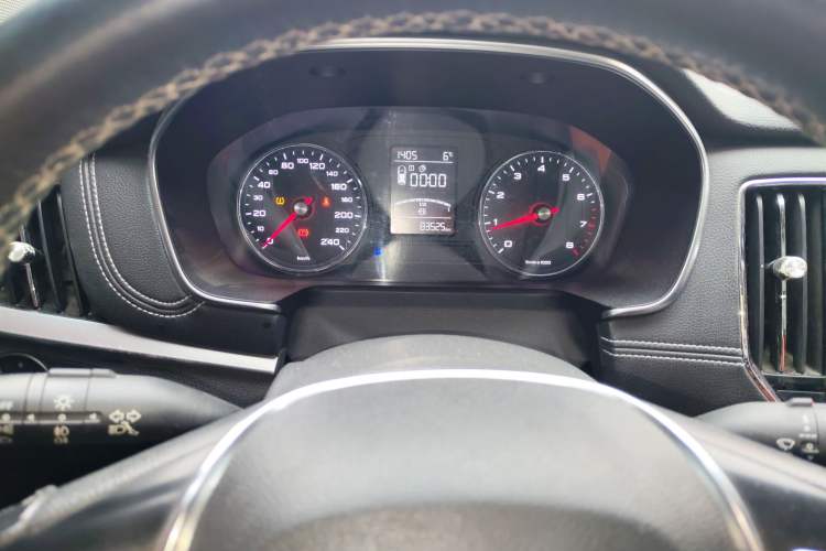 Used Roewe RX5 2016 20T Two-Wheel Drive Automatic Internet Smart Edition