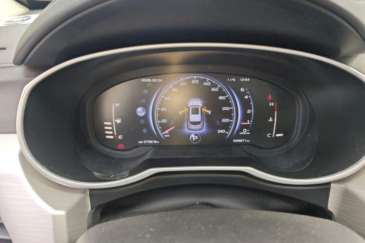 Used Geely Auto Emgrand X7 Sport 2018 1.8TD Automatic Two-Wheel Drive ZhiZun Model with 4G Connectivity
