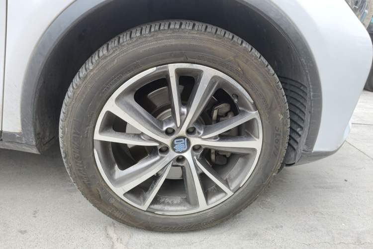 Used BYD Tang New Energy 2018 DM 2.0T All-Wheel Drive Smart Connect Advanced Model 7 Seats China V Emission Standard