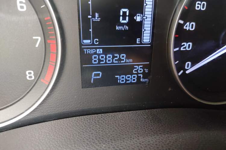 Used Hyundai ix25 2015 1.6L Automatic Two-Wheel Drive Smart GLS Trim Odometer Close Up