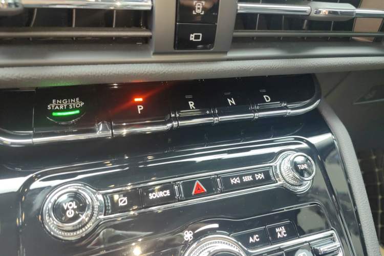 Used Lincoln Corsair 2022 2.0T Two-Wheel Drive Luxury Edition Gear Lever