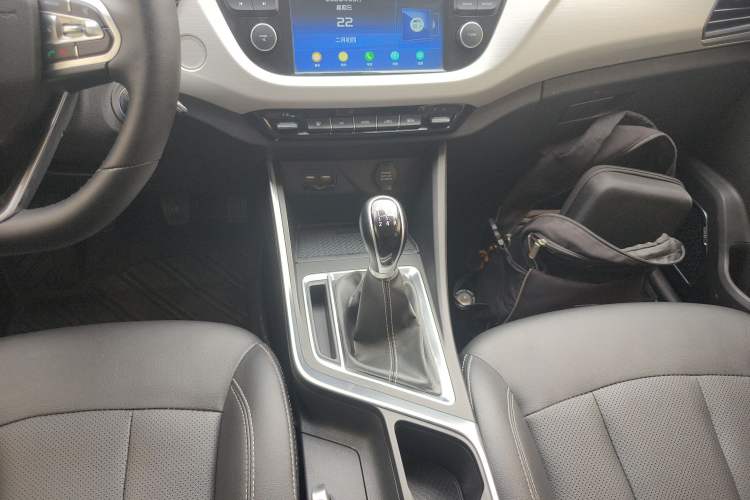 Used Geely Auto Vision X3 2019 Upgraded Model 1.5L Manual Elite Version Gear Lever