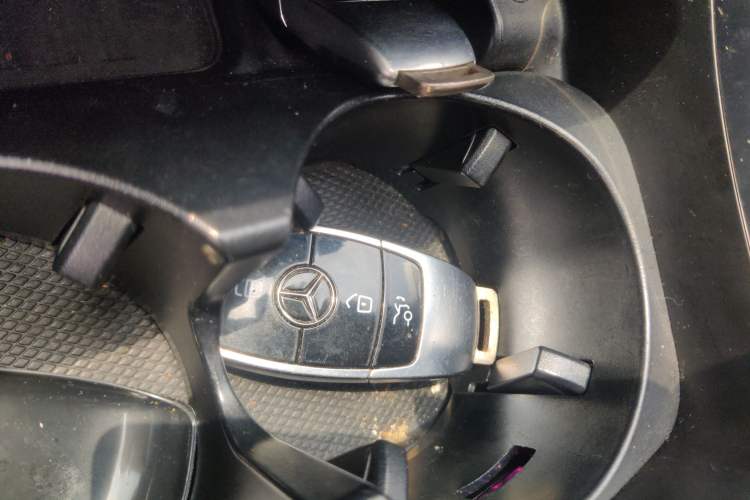 Used Mercedes-Benz E-Class 2017 E 300 L Sporty and Stylish Model Vehicle Key