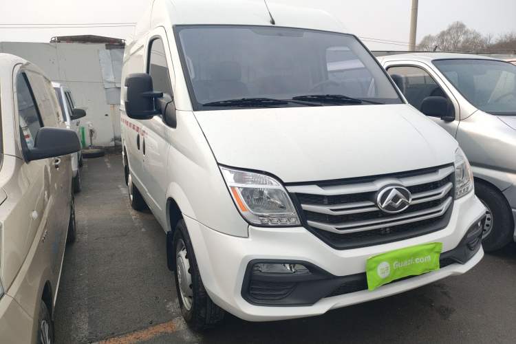 Used SAIC MAXUS Xintu V80 2023 2.0T Manual Classic City Delivery King Short Wheelbase Mid-Roof 3-Seater